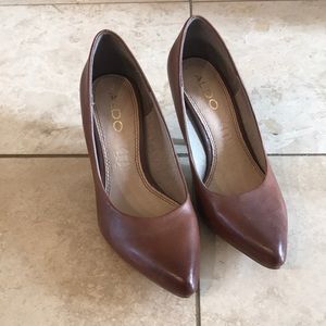 Cognac Pumps